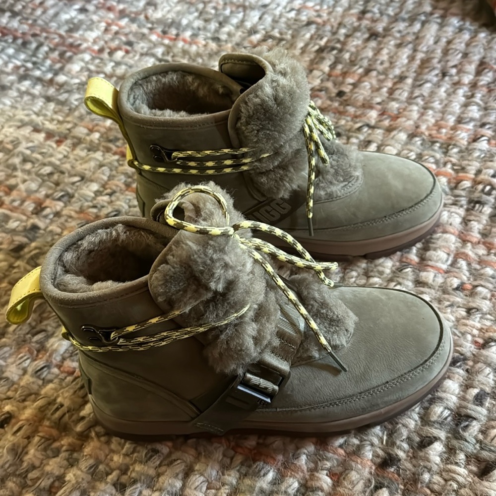 UGG Classic Weather Hiker - Burnt Olive